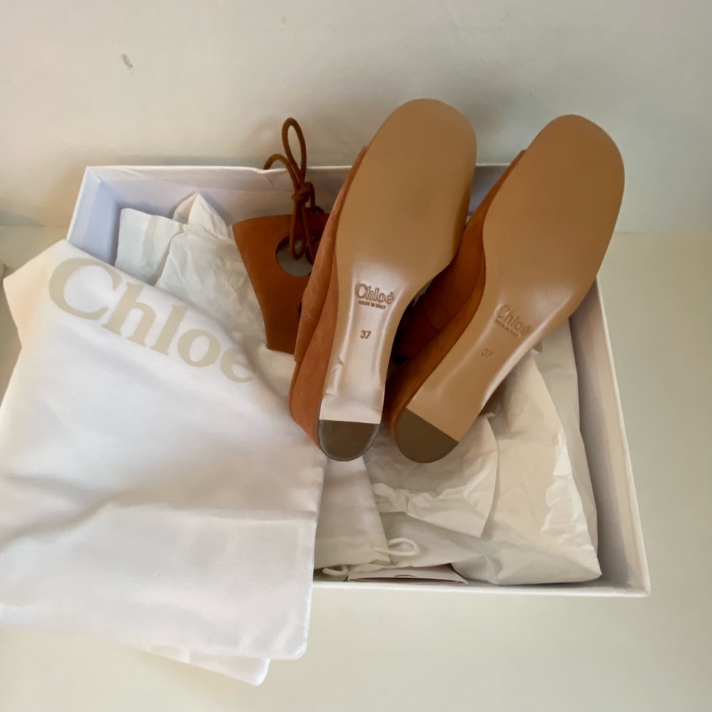NWT CHLOE TAN SUEDE LACE UP WEDGE RUNWAY GLADIATOR SANDAL - Picture 6 of 16